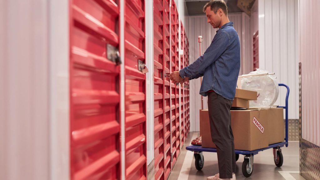 Louer un box de stockage en ligne : simplicité, rapidité et liberté totale